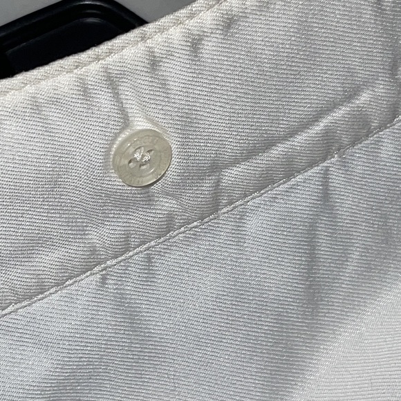 Woman’s prich button down shirt - Picture 11 of 12